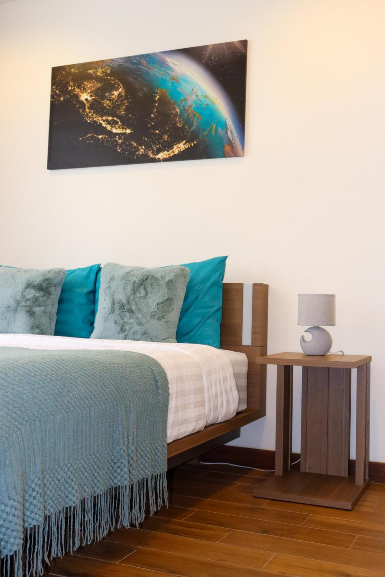 Lovely Townhouse In Laguna Park