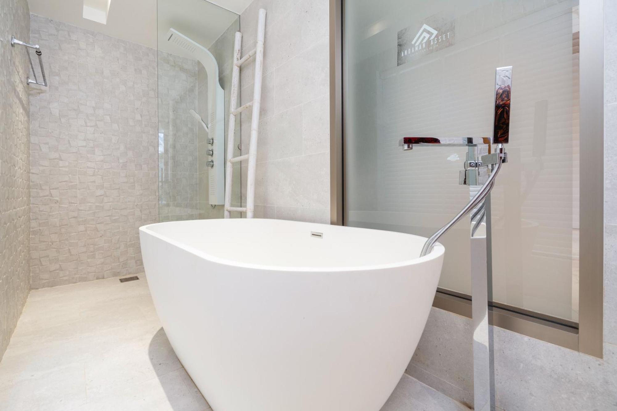 Aesthetic 3 Storey A23, Private Pool, Close To Ma Doo Bua Cafe And Laguna Villa Ban Pak Lak