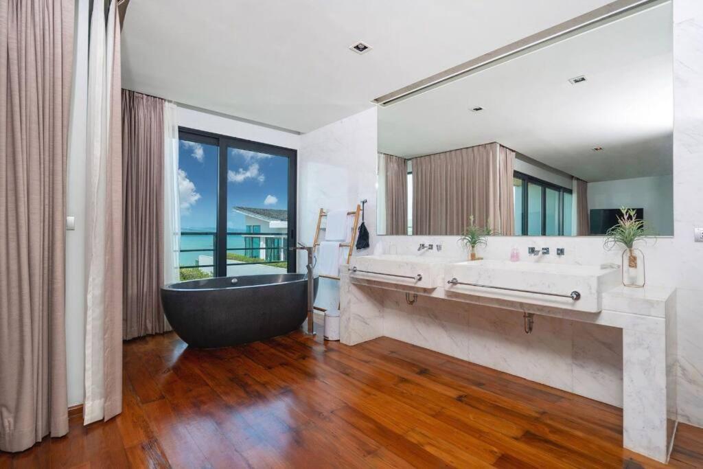 Eva Sea View Four Villa