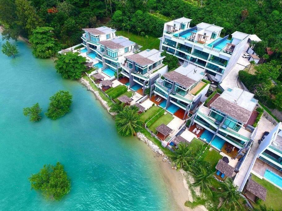 Eva Sea View Four