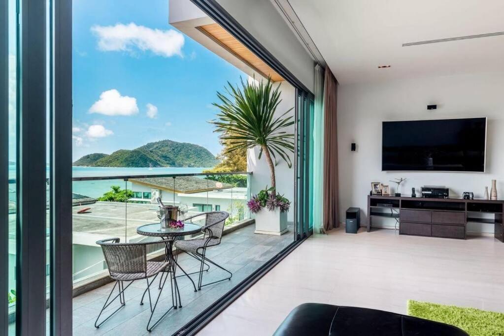 Villa Eva Sea View Four *