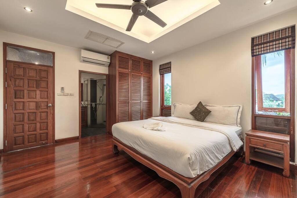 Luxurious 5-bedroom , 24 Hour Security , Jacuzzi ! V45 Villa *