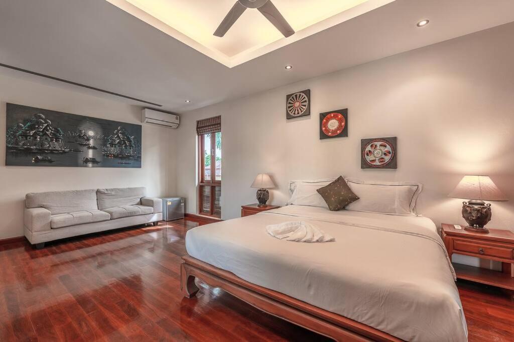Luxurious 5-bedroom , 24 Hour Security , Jacuzzi ! V45 * Chalong