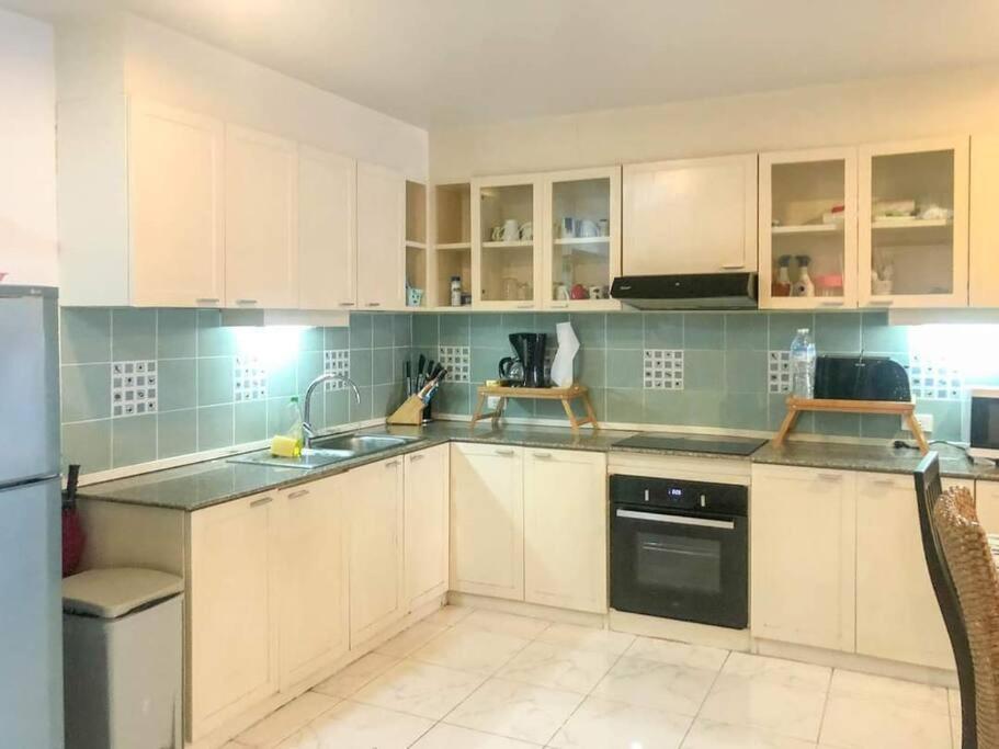 2 Bedroom Apartment, Location, Apartment