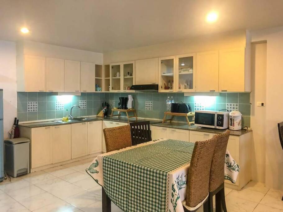 2 Bedroom Apartment, Location, Apartment