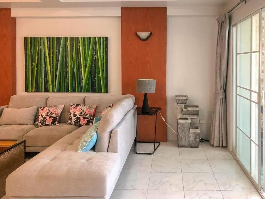 Apartment 2 Bedroom Apartment, Location, *