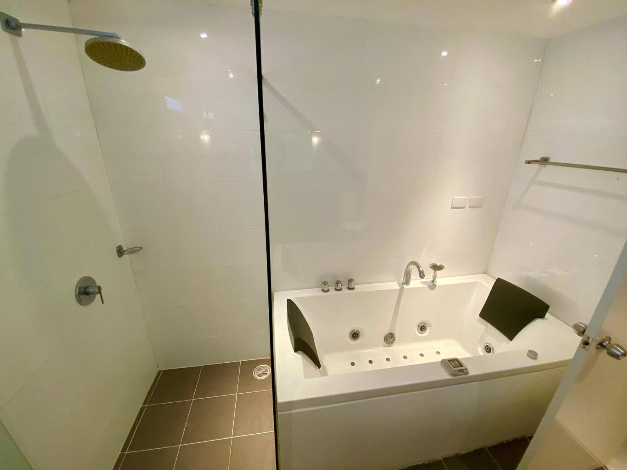 A2-stunning Seaview 4brs3baths Duplex Karon Apartment *
