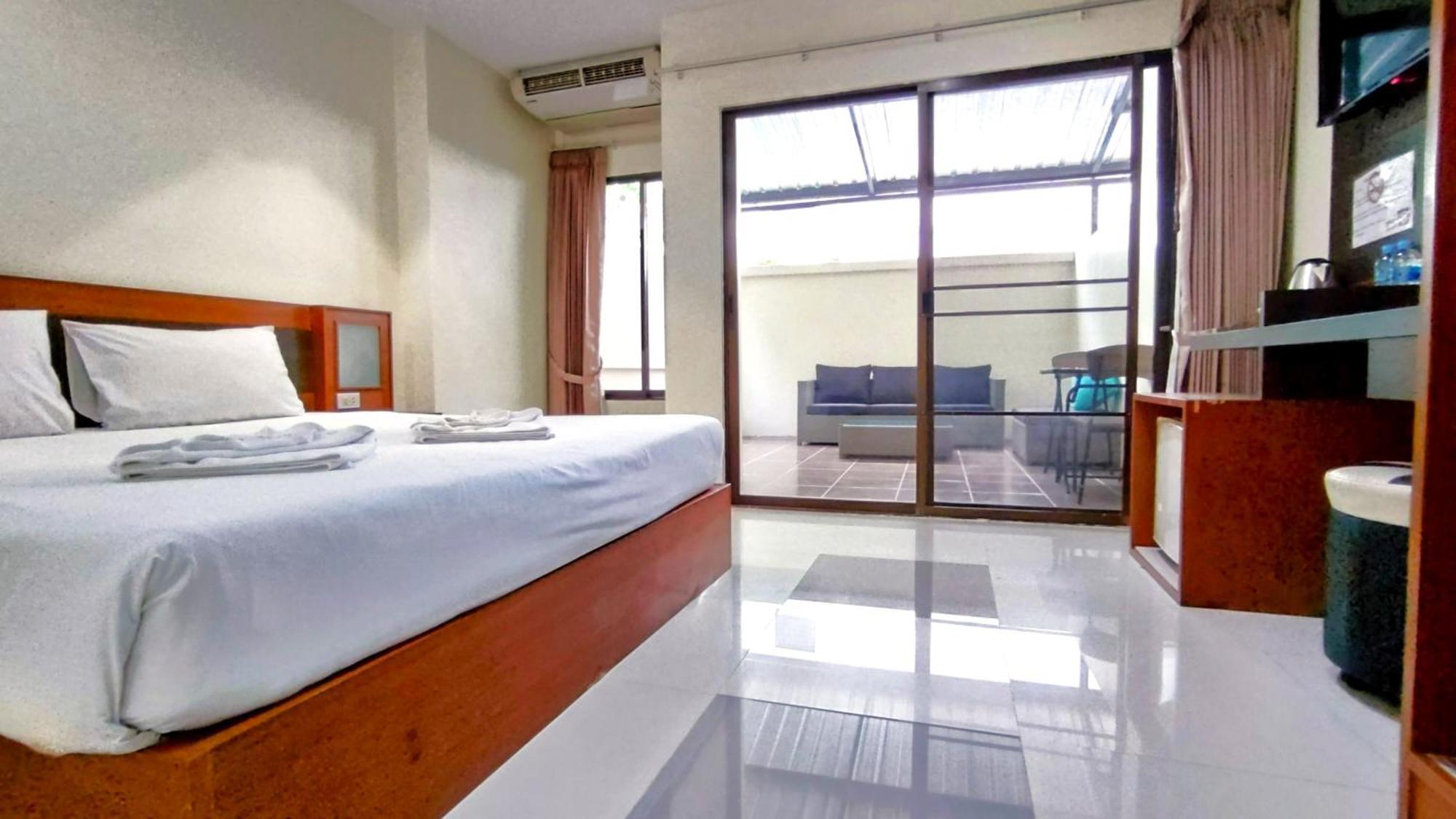 Lucky Buako Hotel 3*