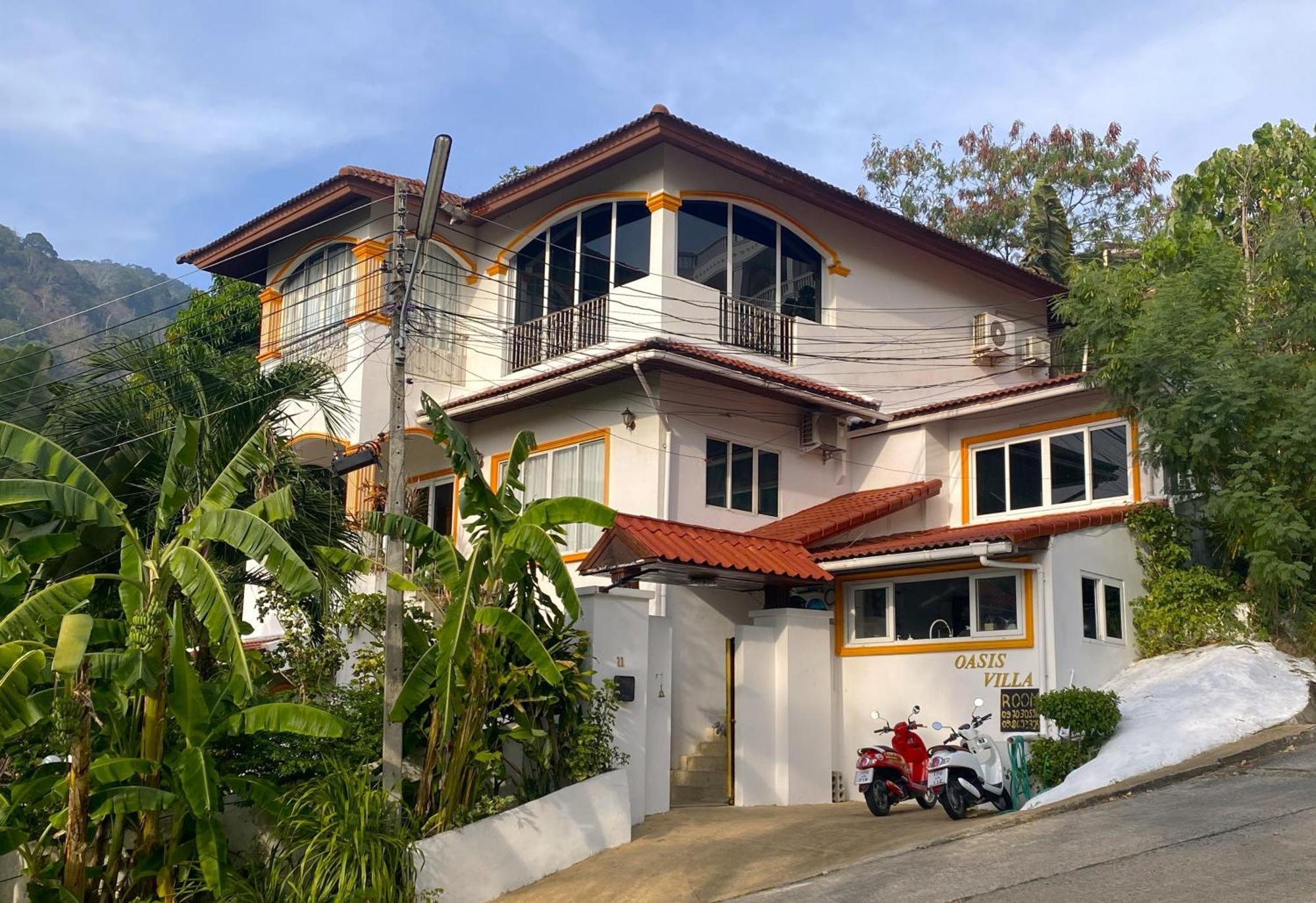 Villa Oasis & *