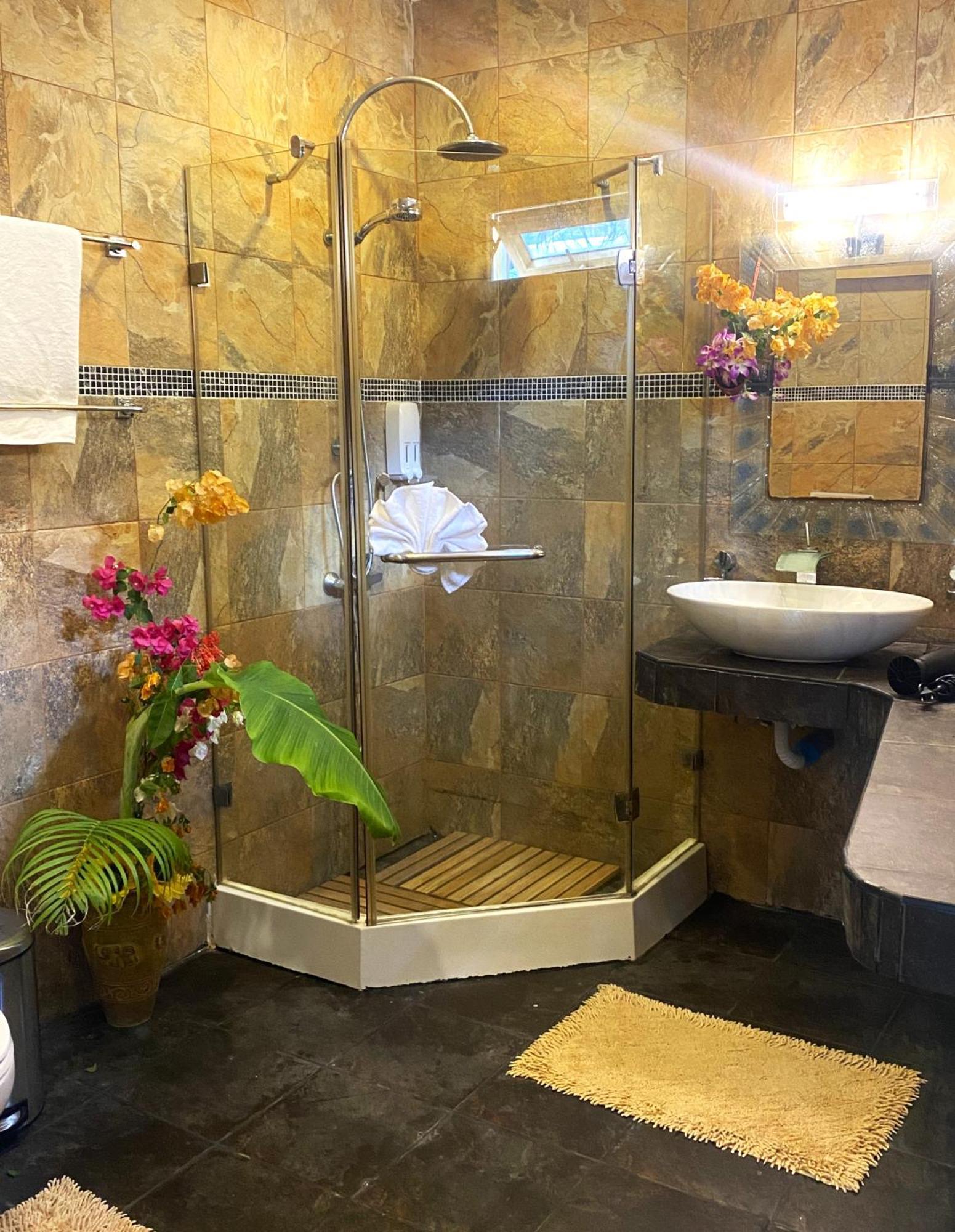 Villa Oasis & Karon