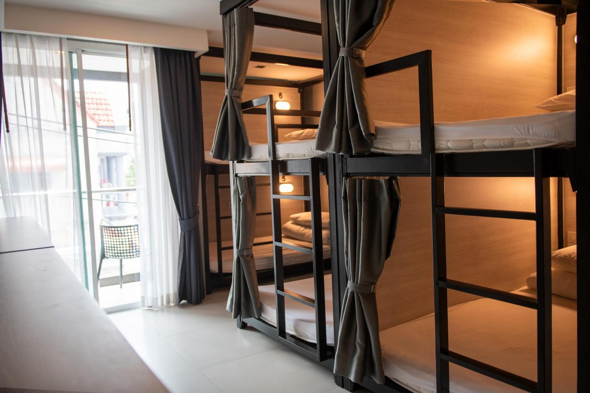 Mad Monkey Phuket Hostel Patong