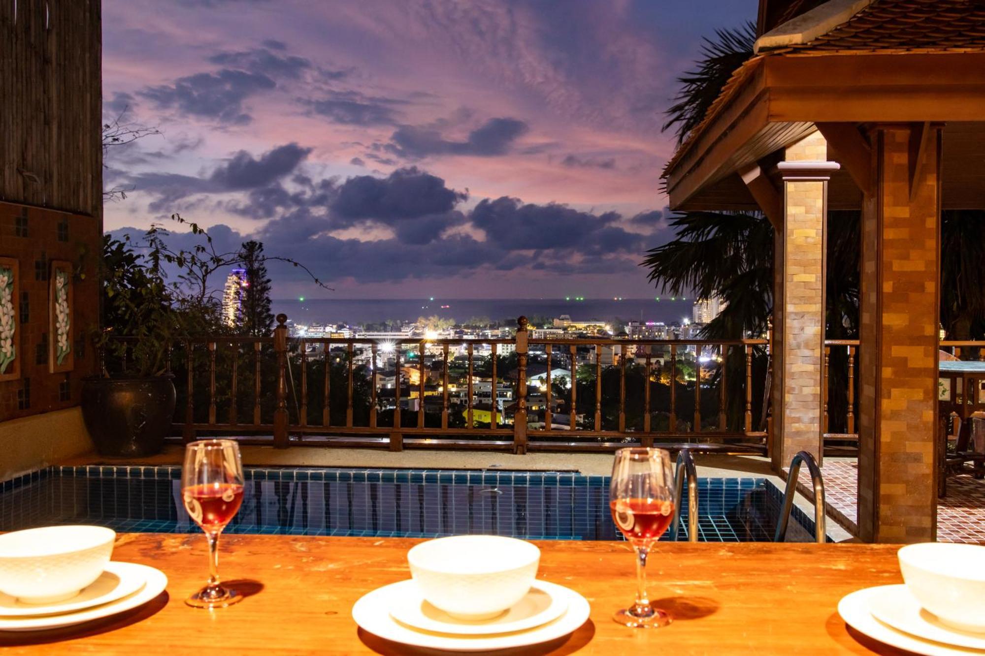 Villa 私人泳池 芭东海景 绝美落日 四卧别墅 Patong
