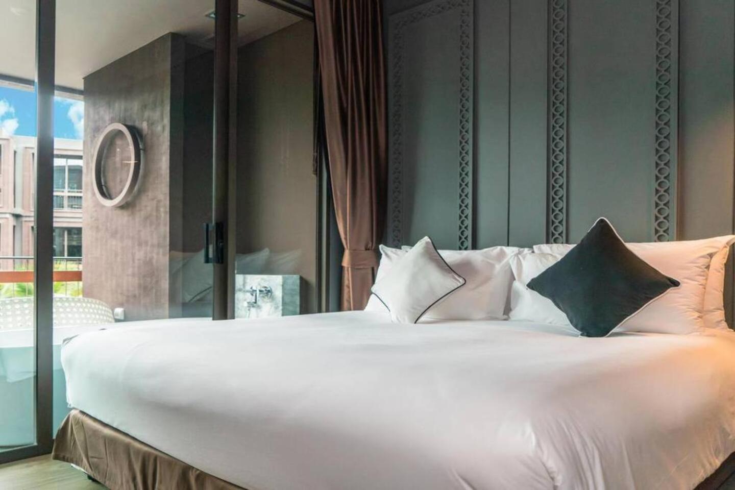 Luxury King Bed With Pool View And Sauna Apartamento