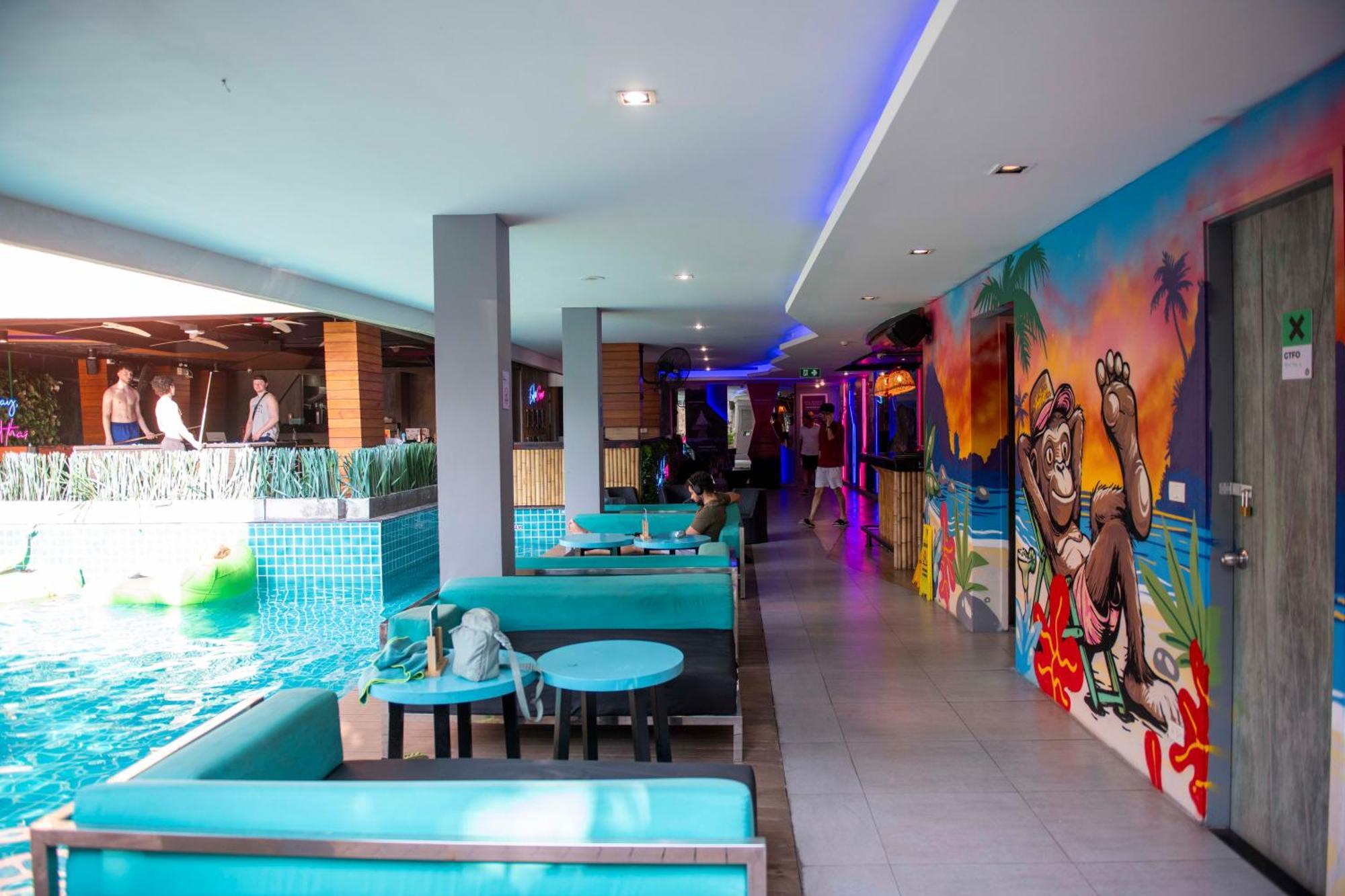 Mad Monkey Phuket Patong