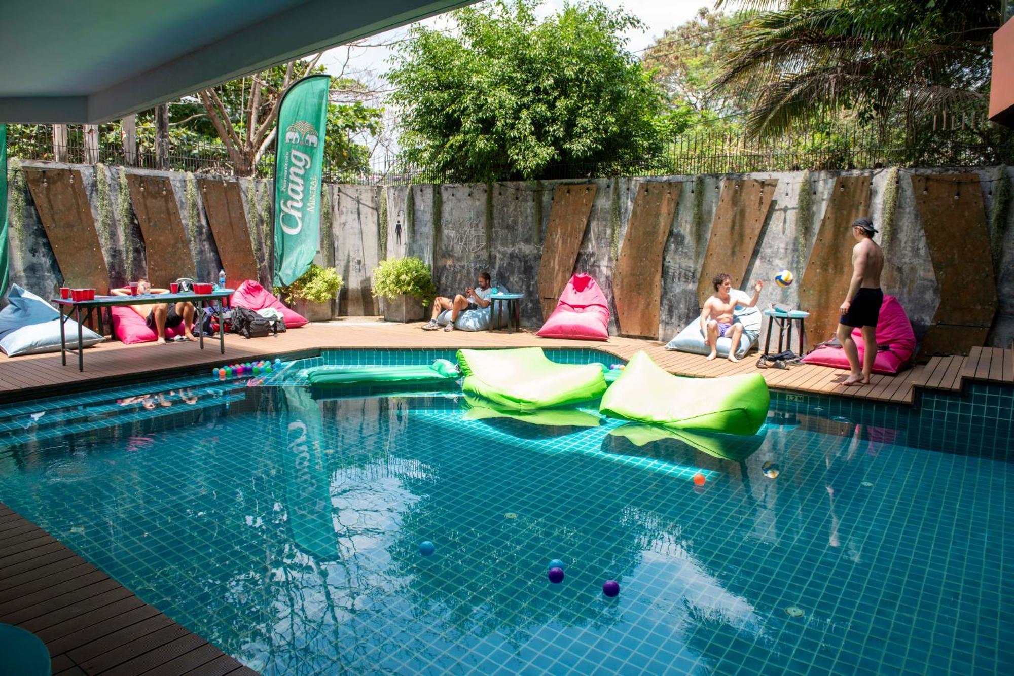 Hostel Mad Monkey Phuket Patong