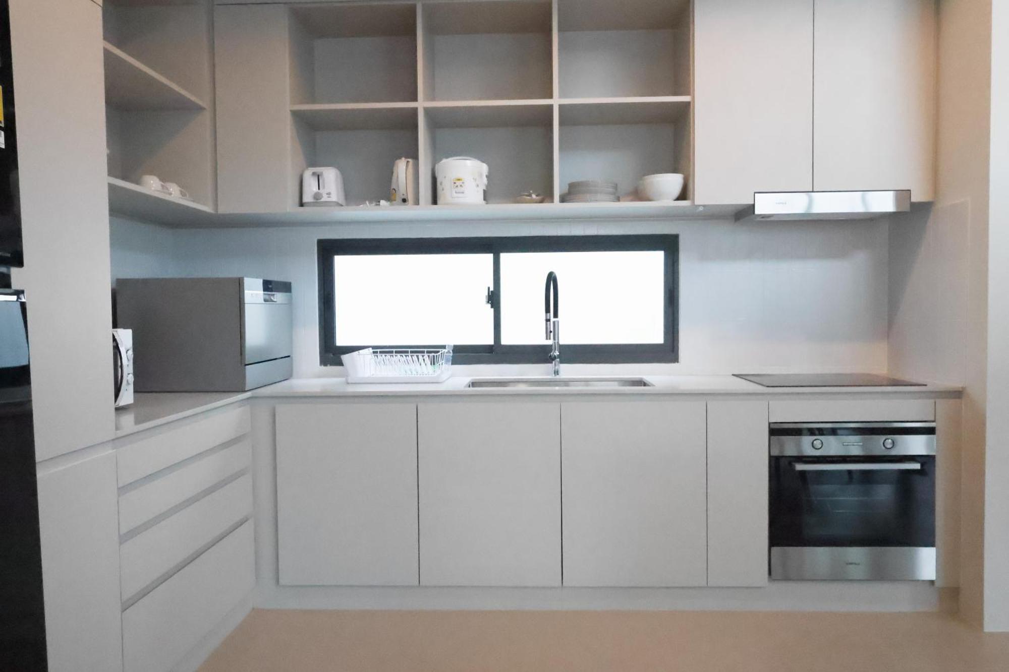 Bangtao Modern Luxury 3-bd Near Laguna Park Villa