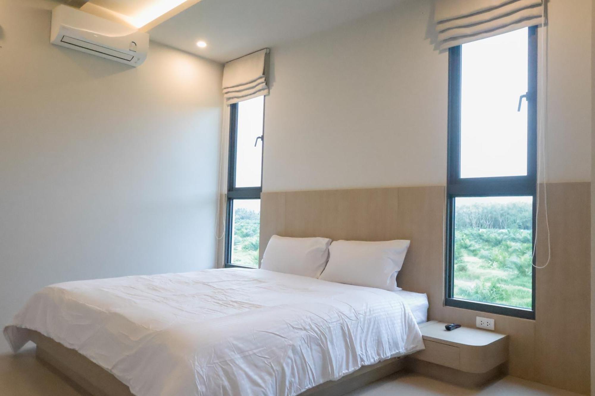 Bangtao Modern Luxury 3-bd Near Laguna Park *