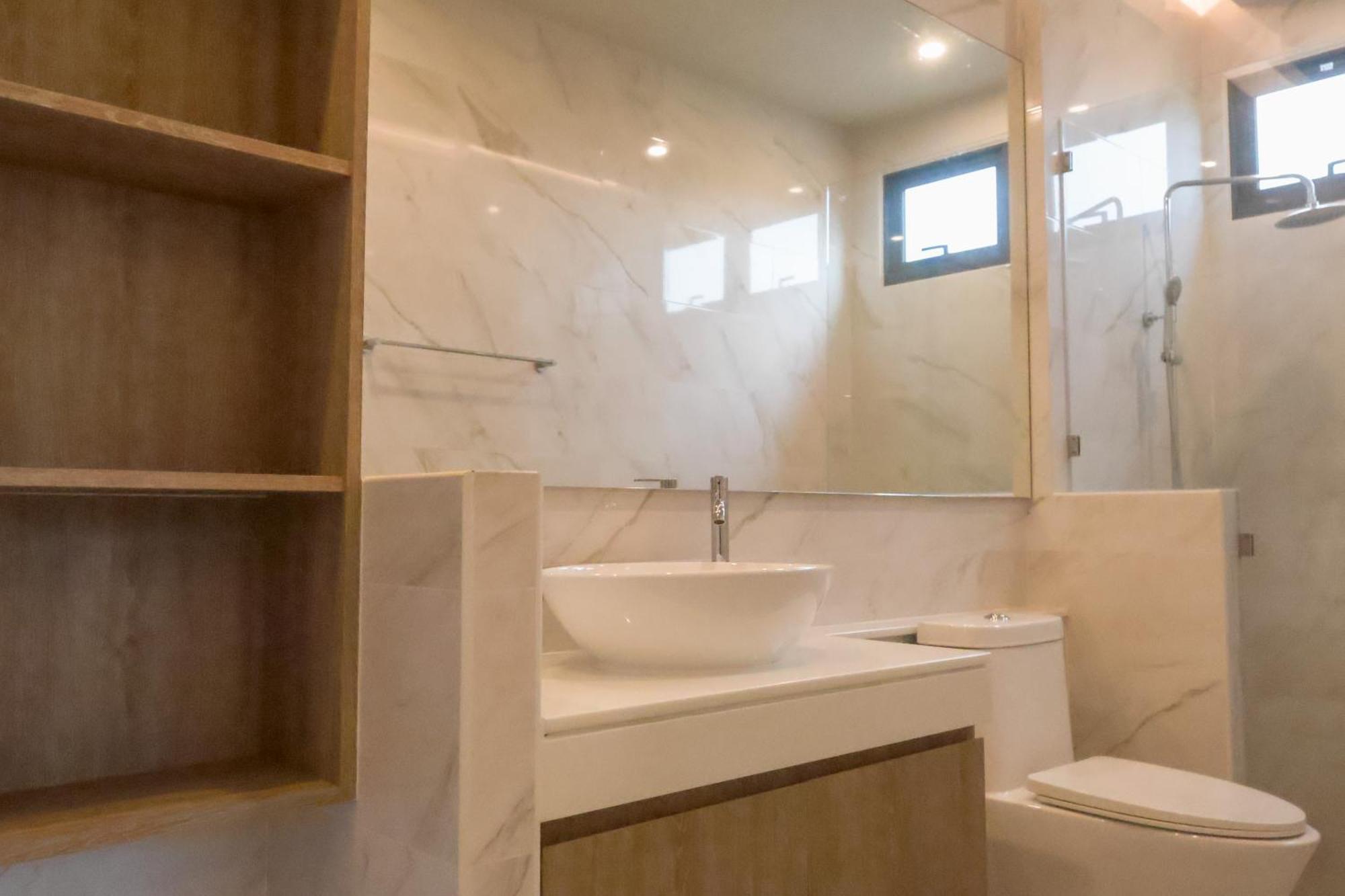 Villa Bangtao Modern Luxury 3-bd Near Laguna Park Phuket