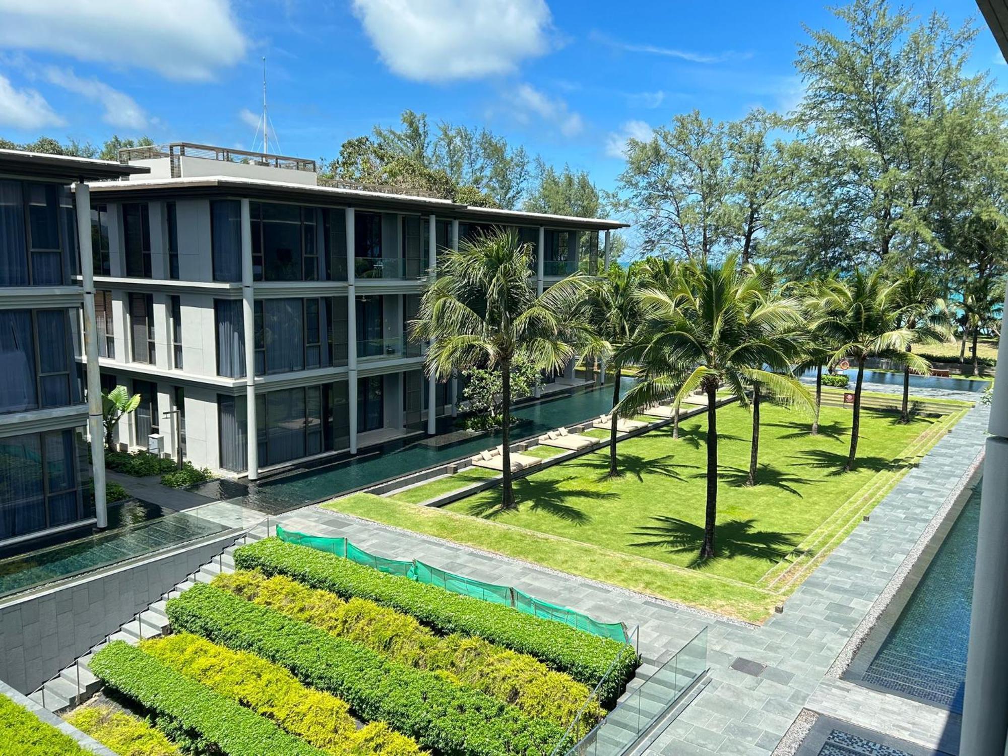 Apartment 2 Bedroom Beachfront With Sea Views *