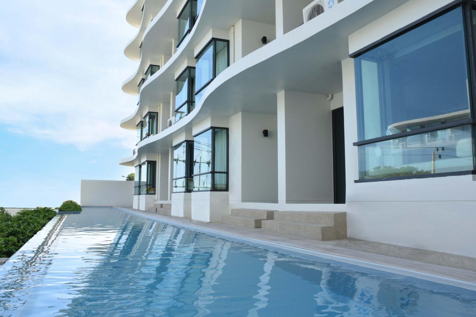 Wyndham La Phuket 5*