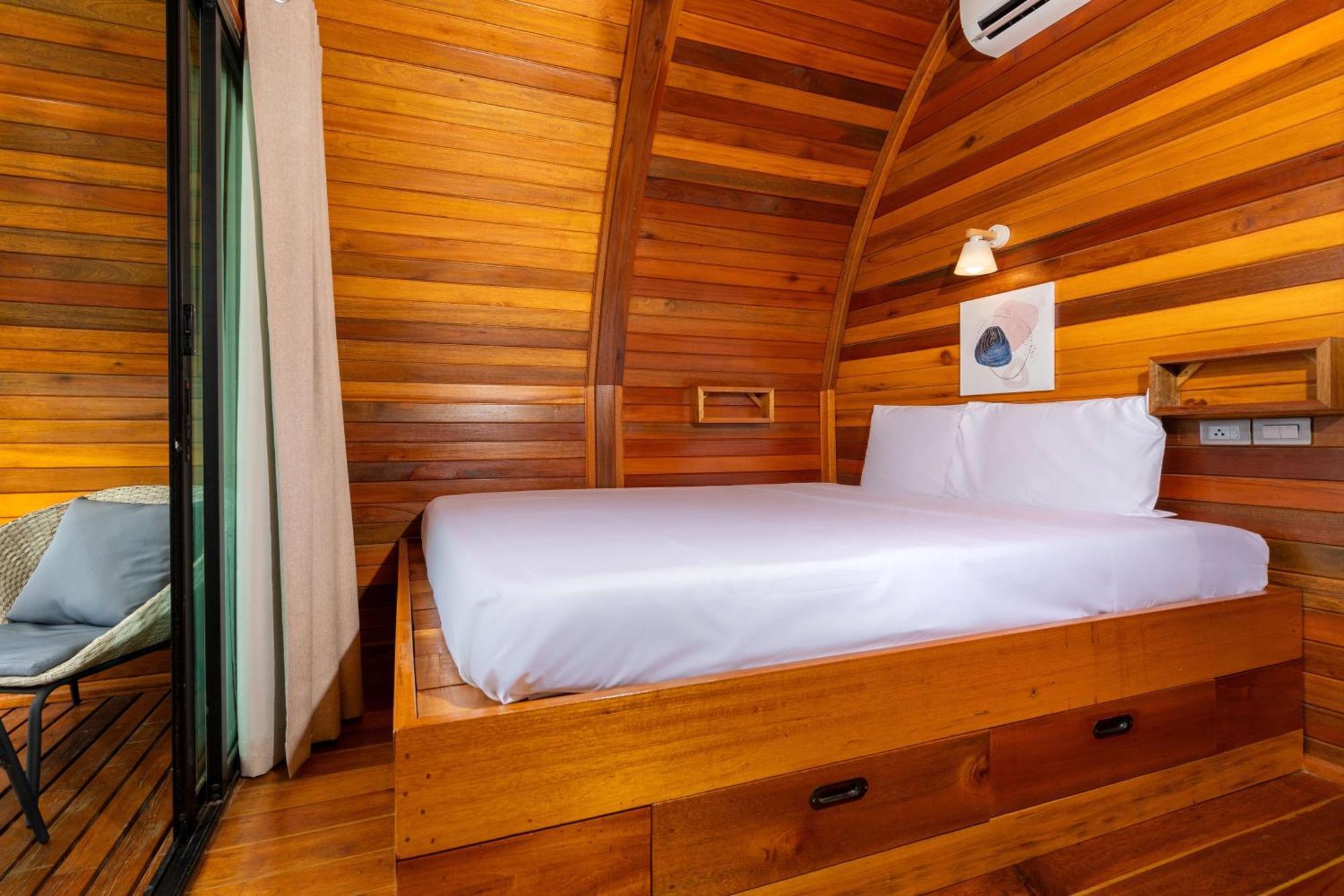 Villa Tropical Chalet-style 2br With Pool Pasak Paradise 2, Bangtao Bang Tao Beach (Phuket)