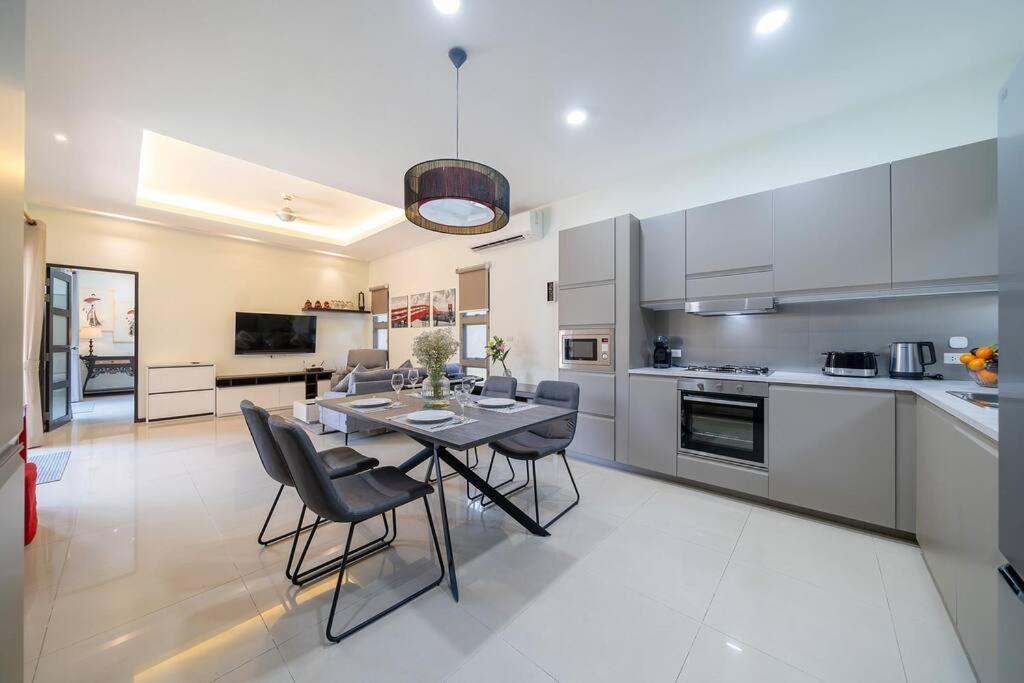 3 Bedrooms Private With Garden Rawai * Phuket