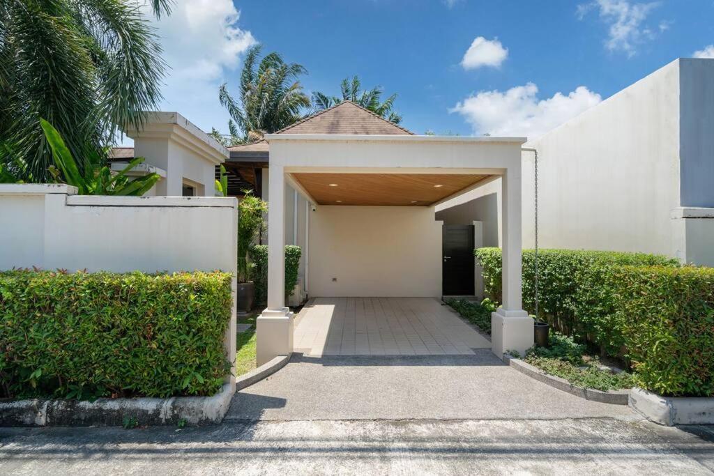 Villa 3 Bedrooms Private With Garden Rawai Phuket