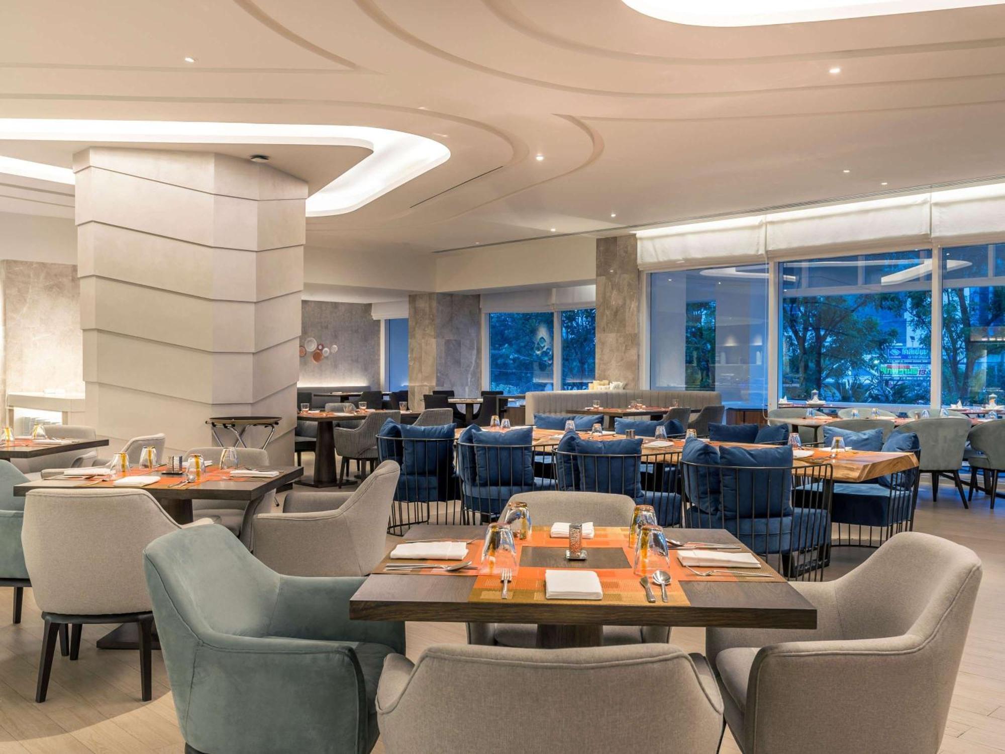 Novotel Phokeethra Hotel 5*