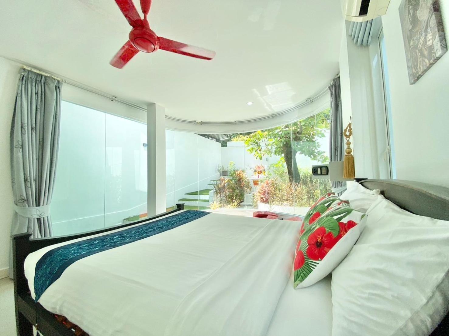 Villa -villa Nap Dau Crown - 8 Bedroom Private Pool - Phuket *