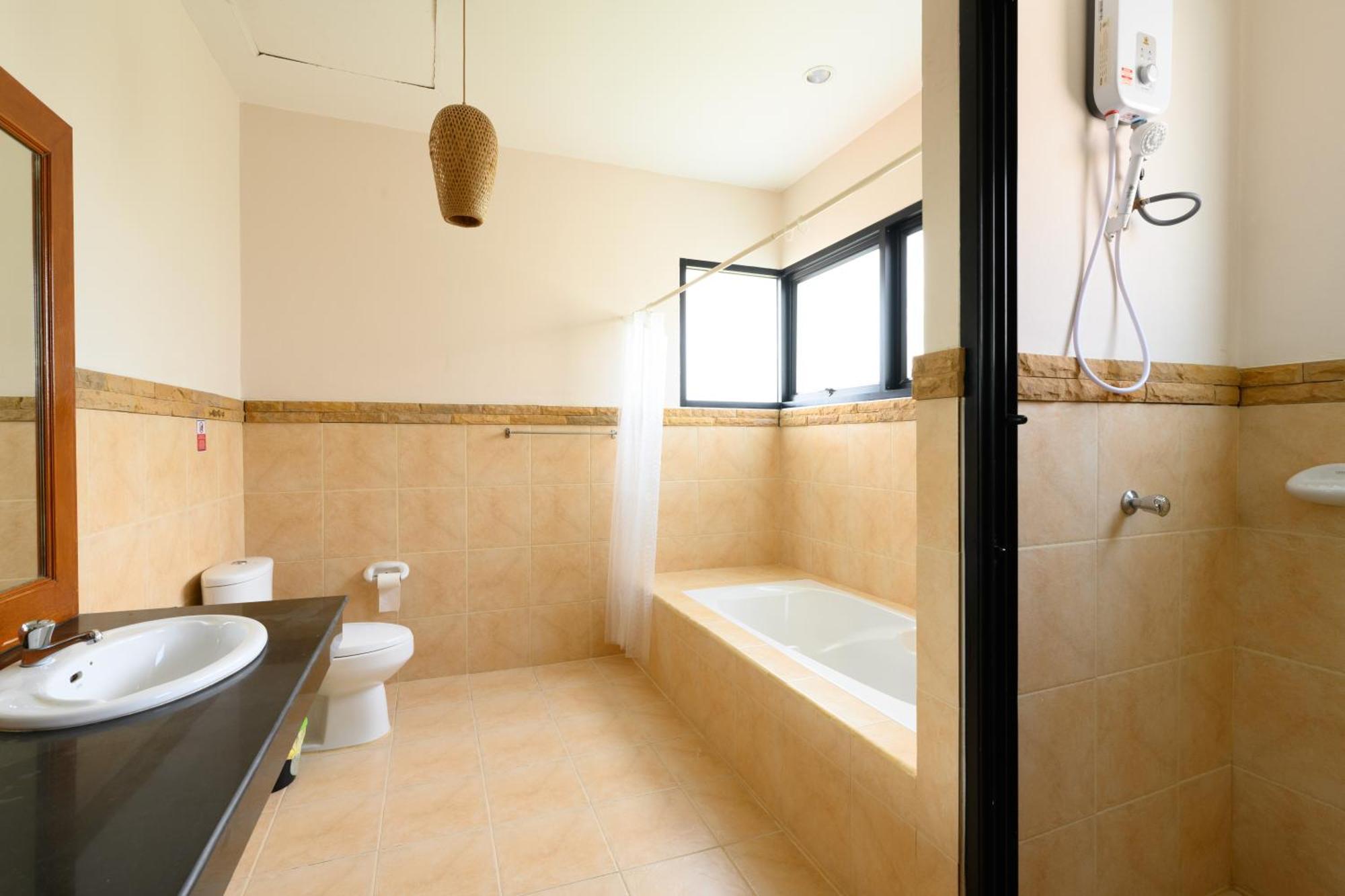 Villa The Orange Near 海灘附近的家庭別墅