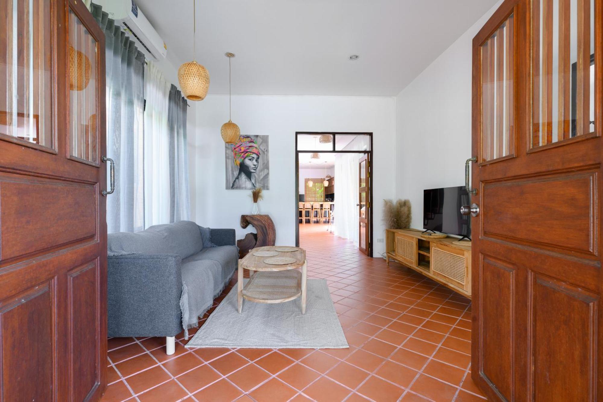 Villa The Orange Near 海灘附近的家庭別墅 *