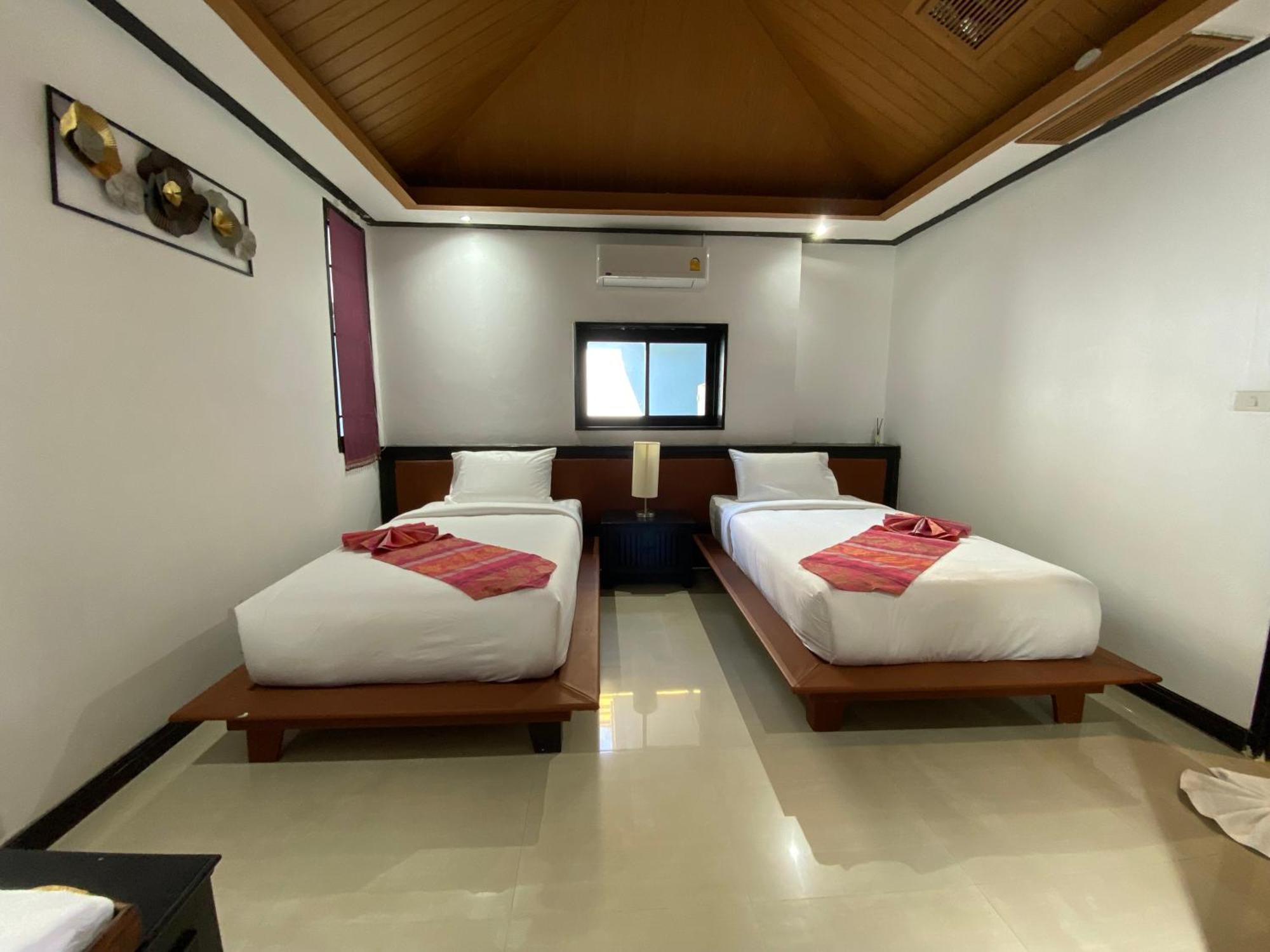 Lris * Phuket