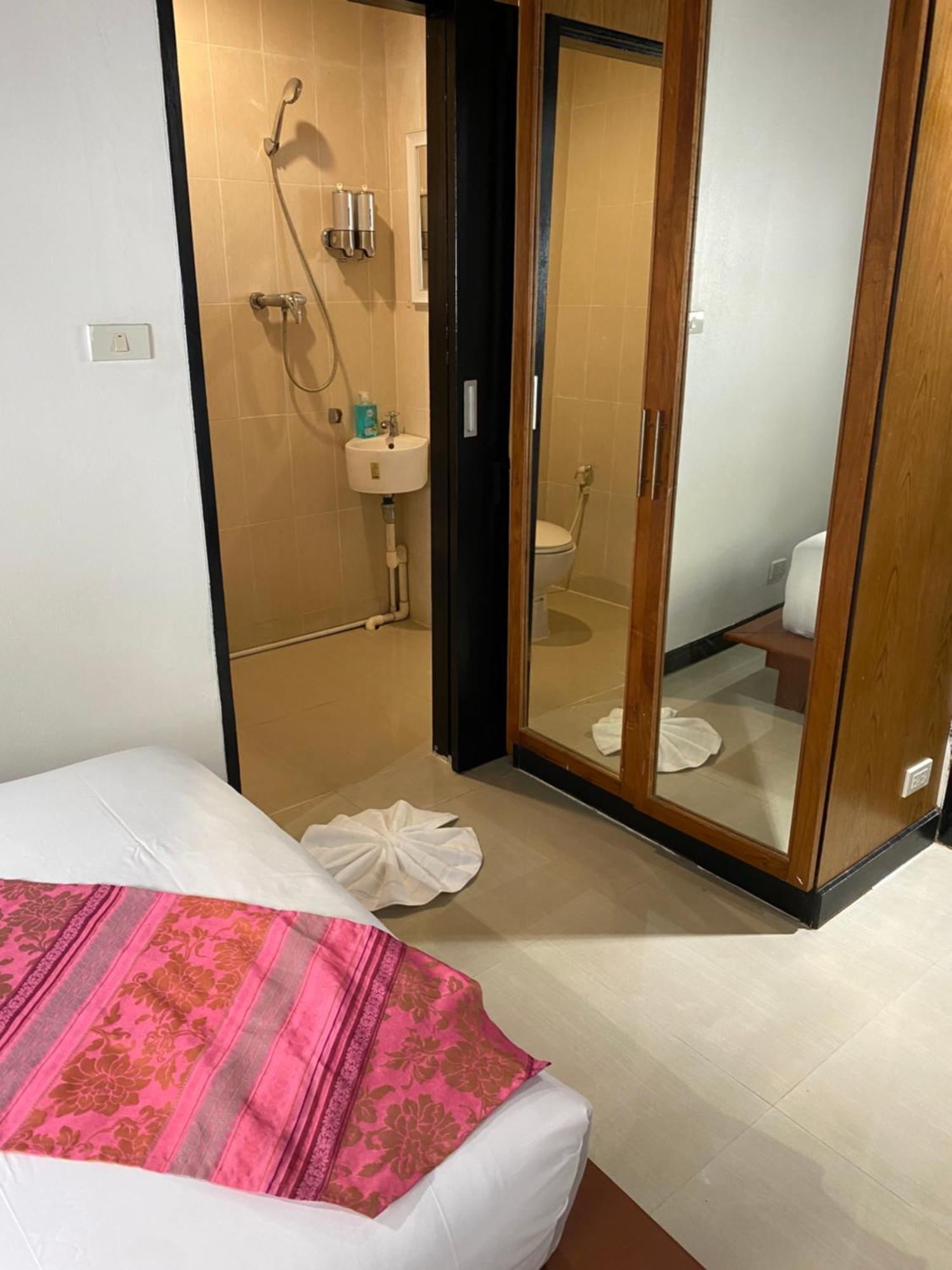 Villa Lris Phuket
