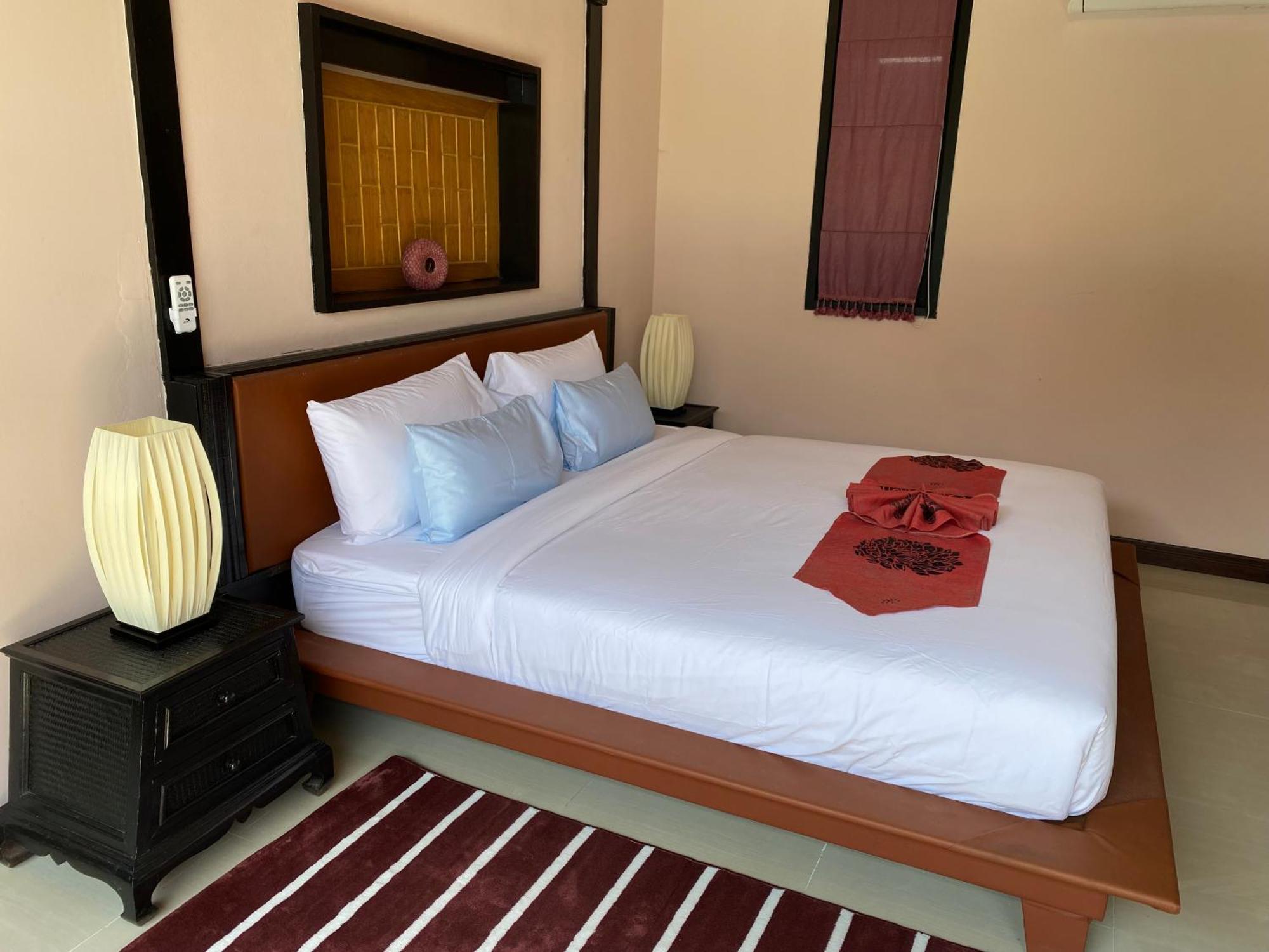 Lris * Phuket