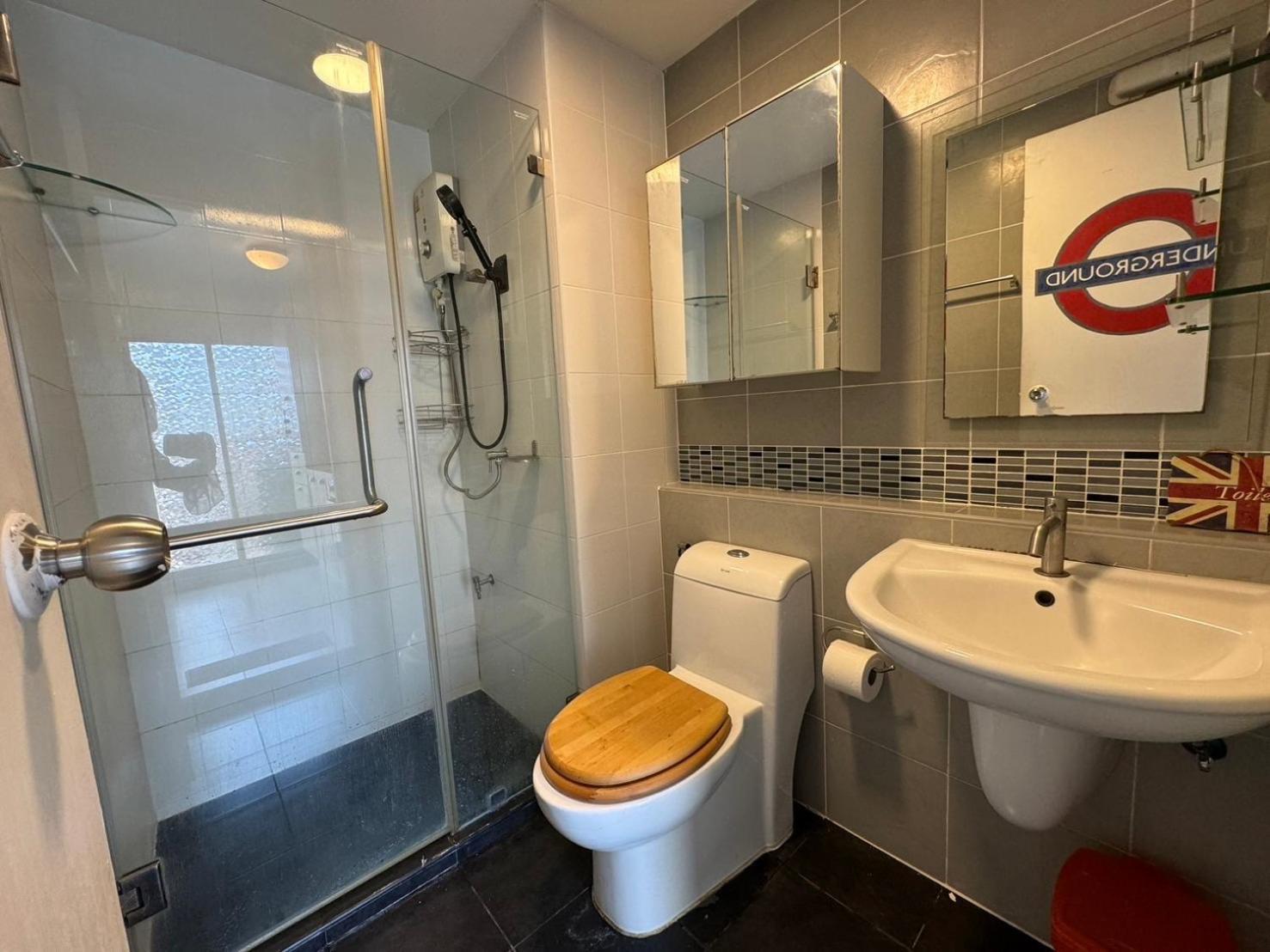 London Eyes Apartment Kathu