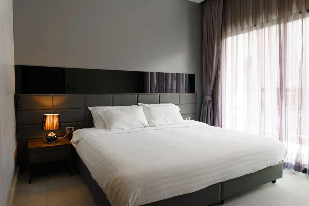 Luxury Next To