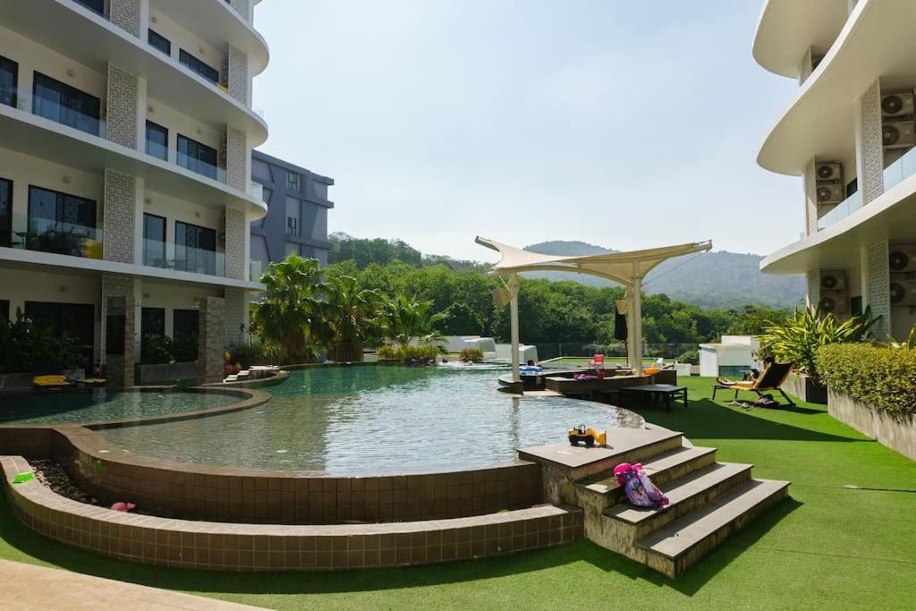 Luxury Next To *