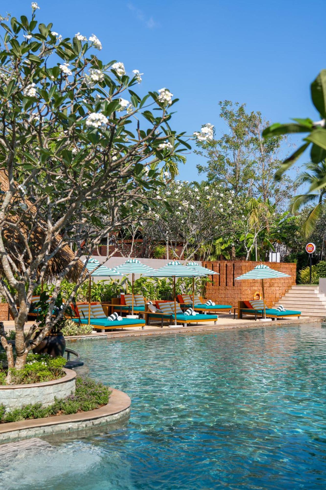 Resort Avani Phuket 5*