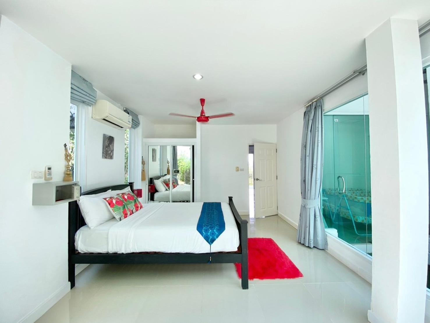 Nap Dau Crown Private Pool Phuket Villa *