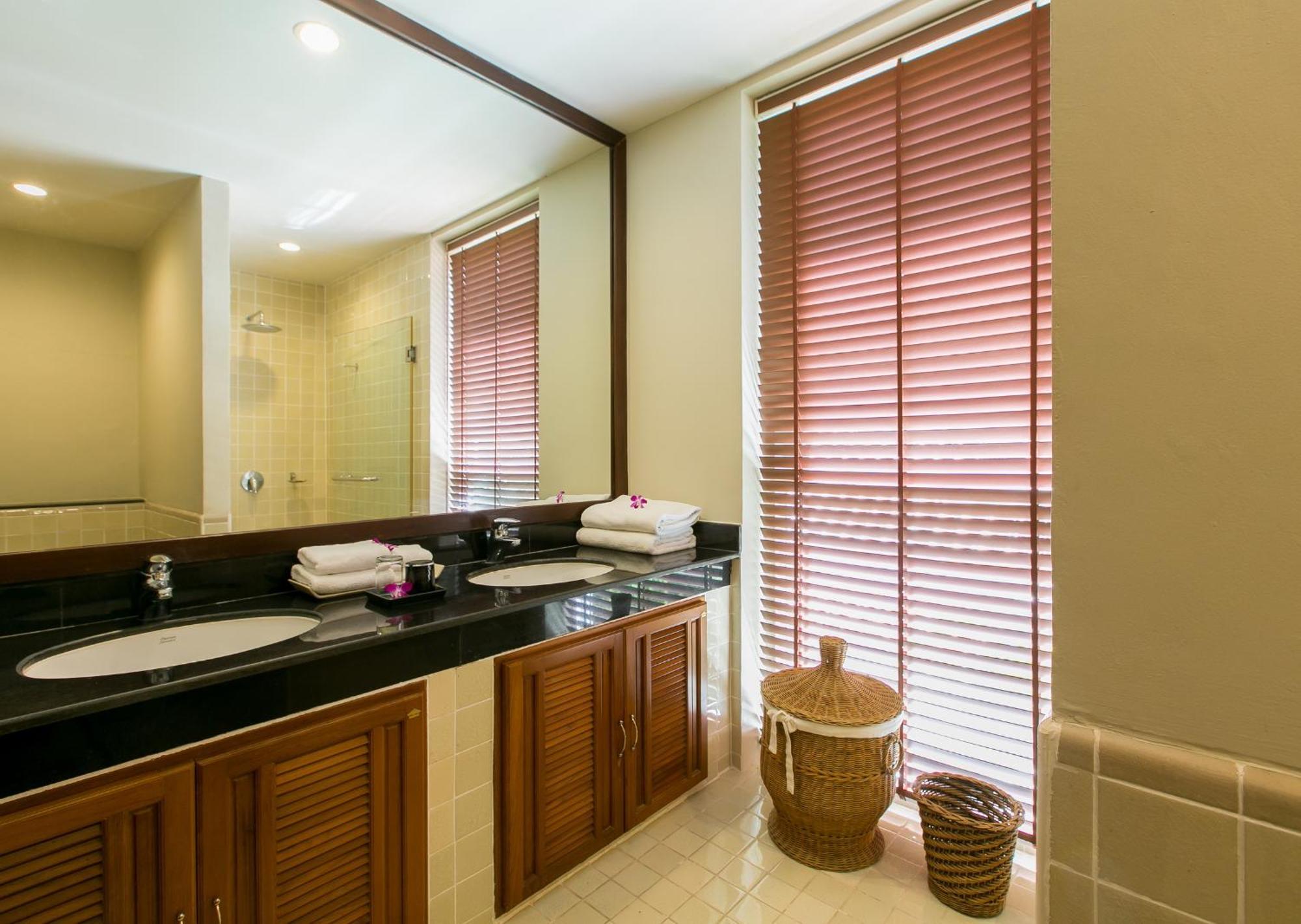 Villa Katamanda Sooksan Near Noi Kata Beach (Phuket)