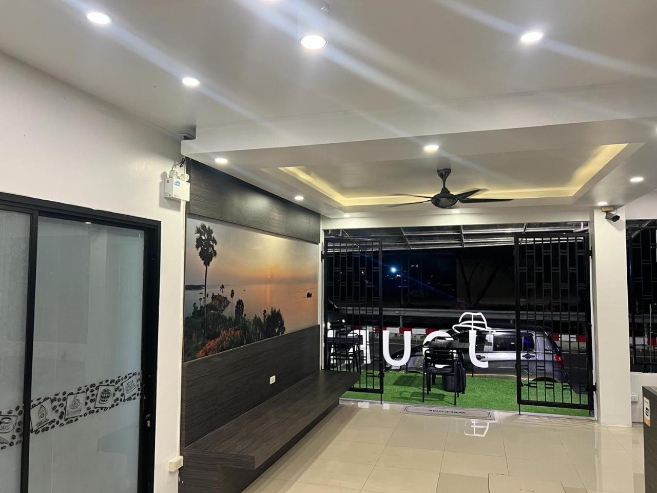 Hotel The Journey New Patong