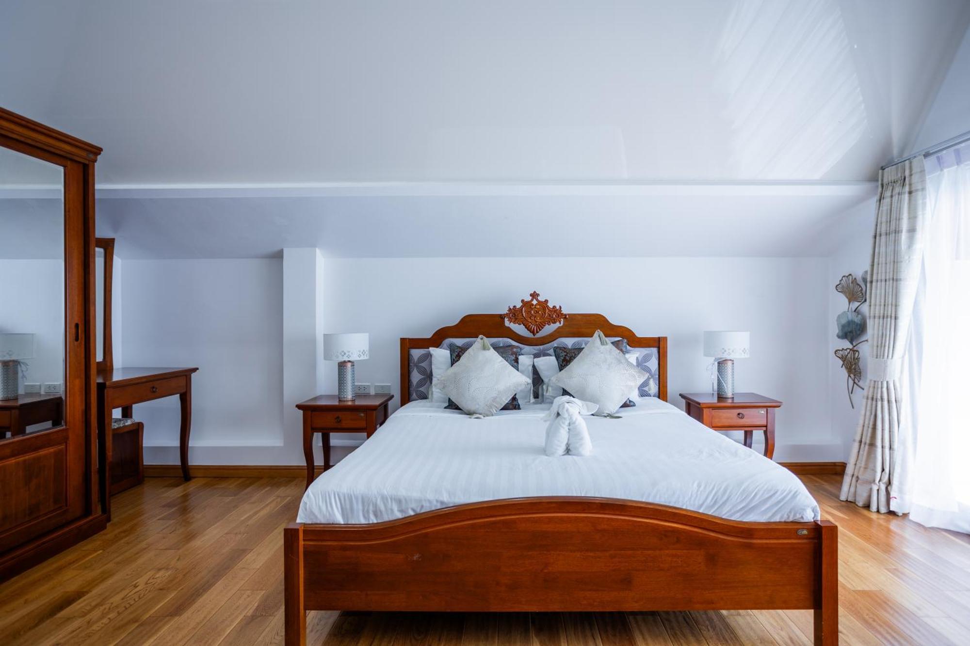 Villa Thassia 2 4 Bedrooms - Nai Harn