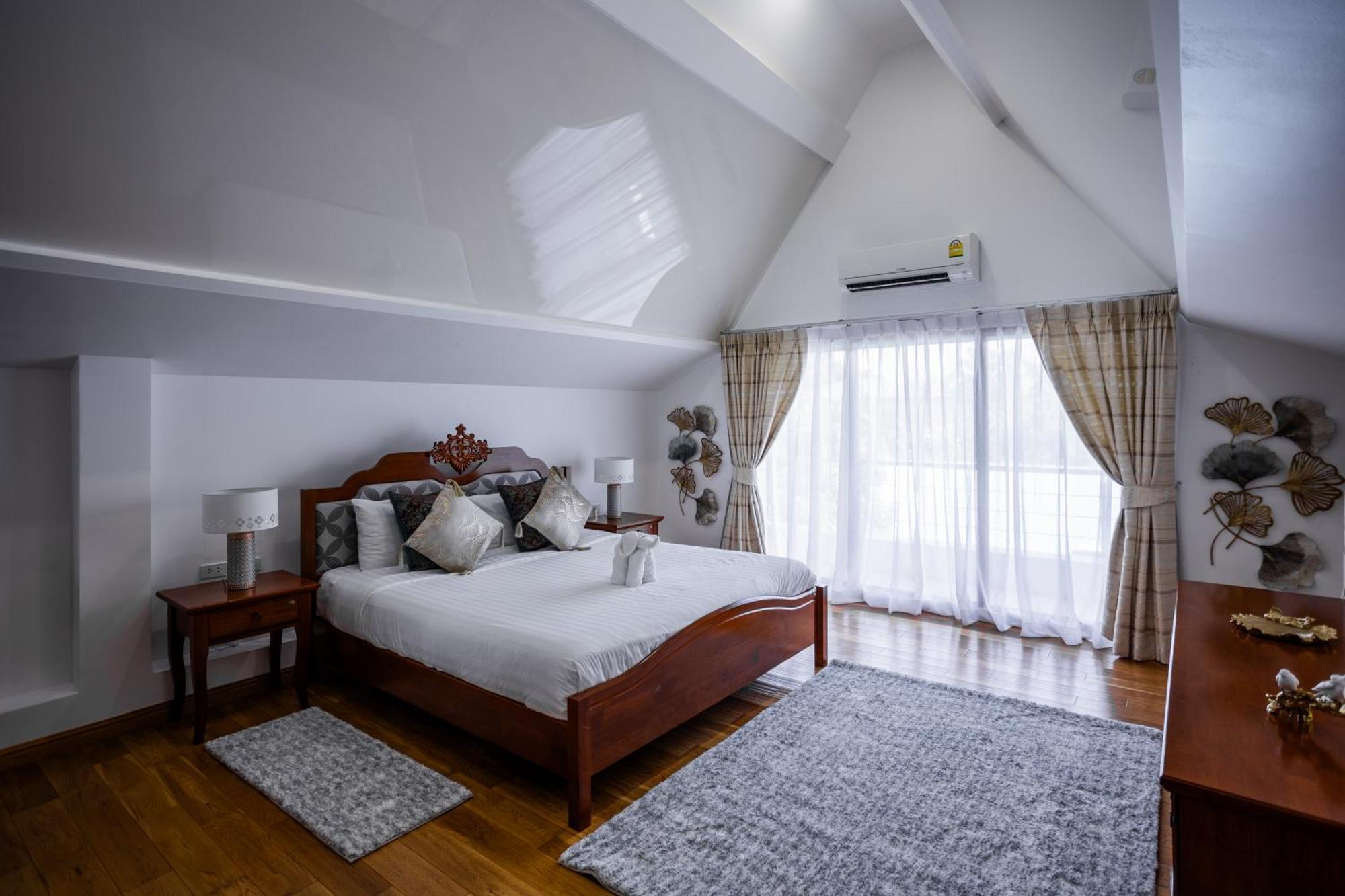 Villa Thassia 2 4 Bedrooms - Nai Harn Rawai