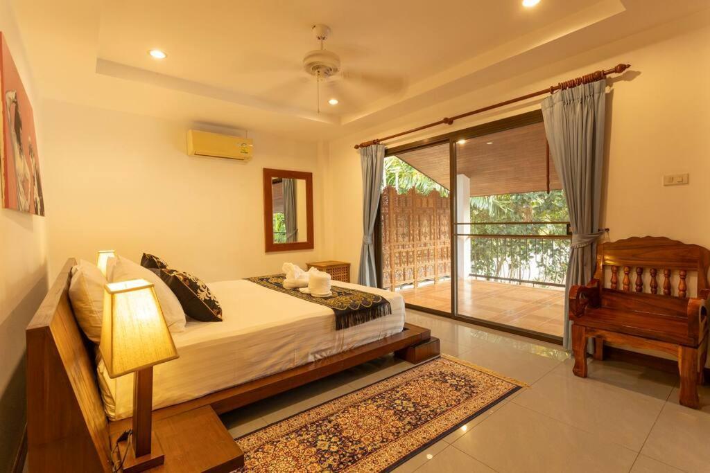 Coconut Palms Huge Swimming Pool And Pool Table V136 Rawai