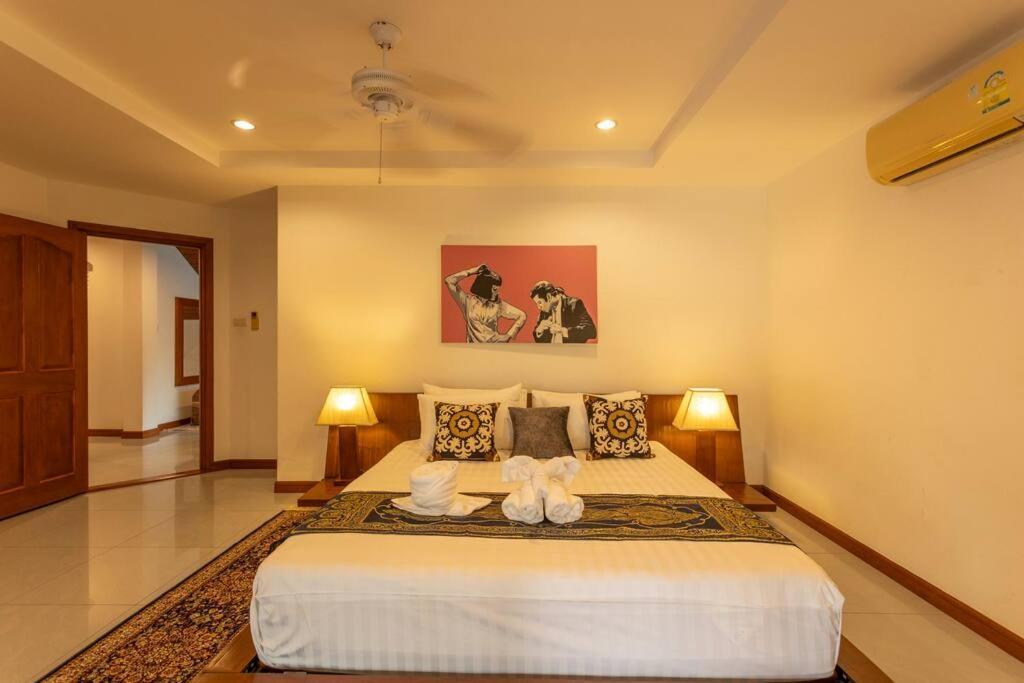 Coconut Palms Huge Swimming Pool And Pool Table V136 Rawai