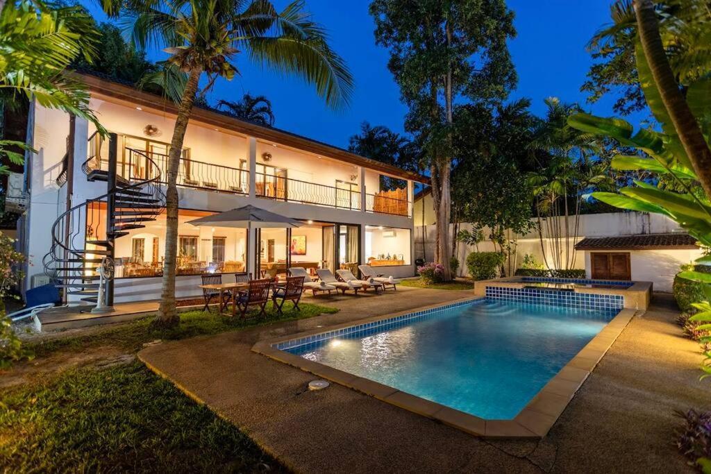 Villa Coconut Palms Huge Swimming Pool And Pool Table V136 *