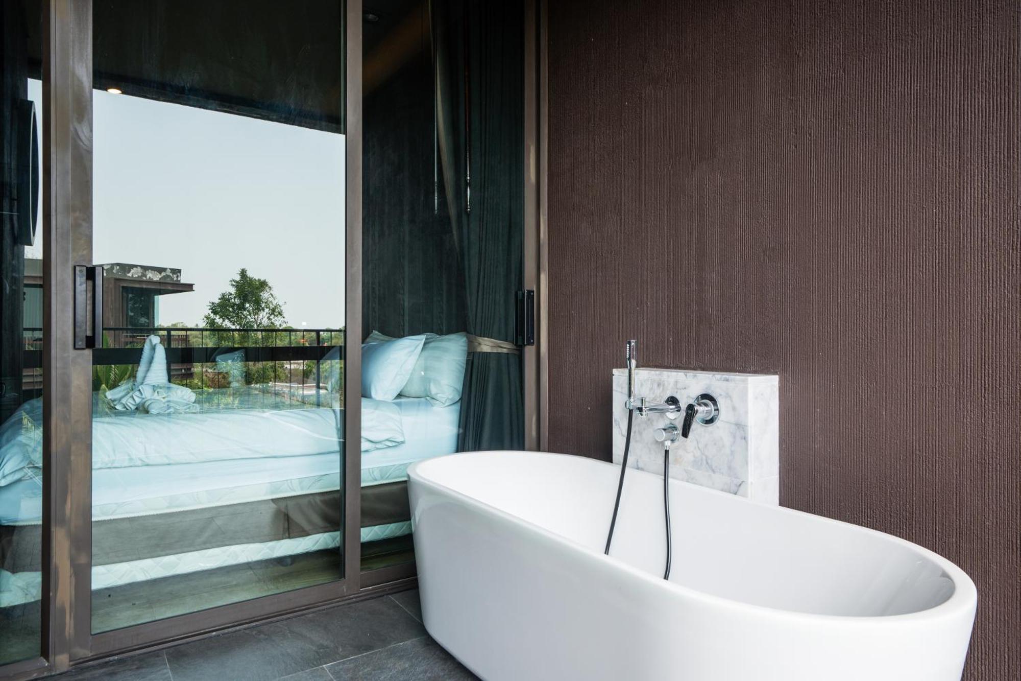 Apartment Saturdays By Jjm *