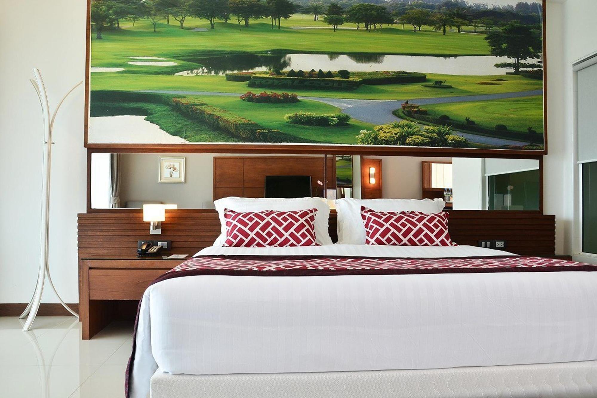 Hotel The Par Phuket Sha 4*