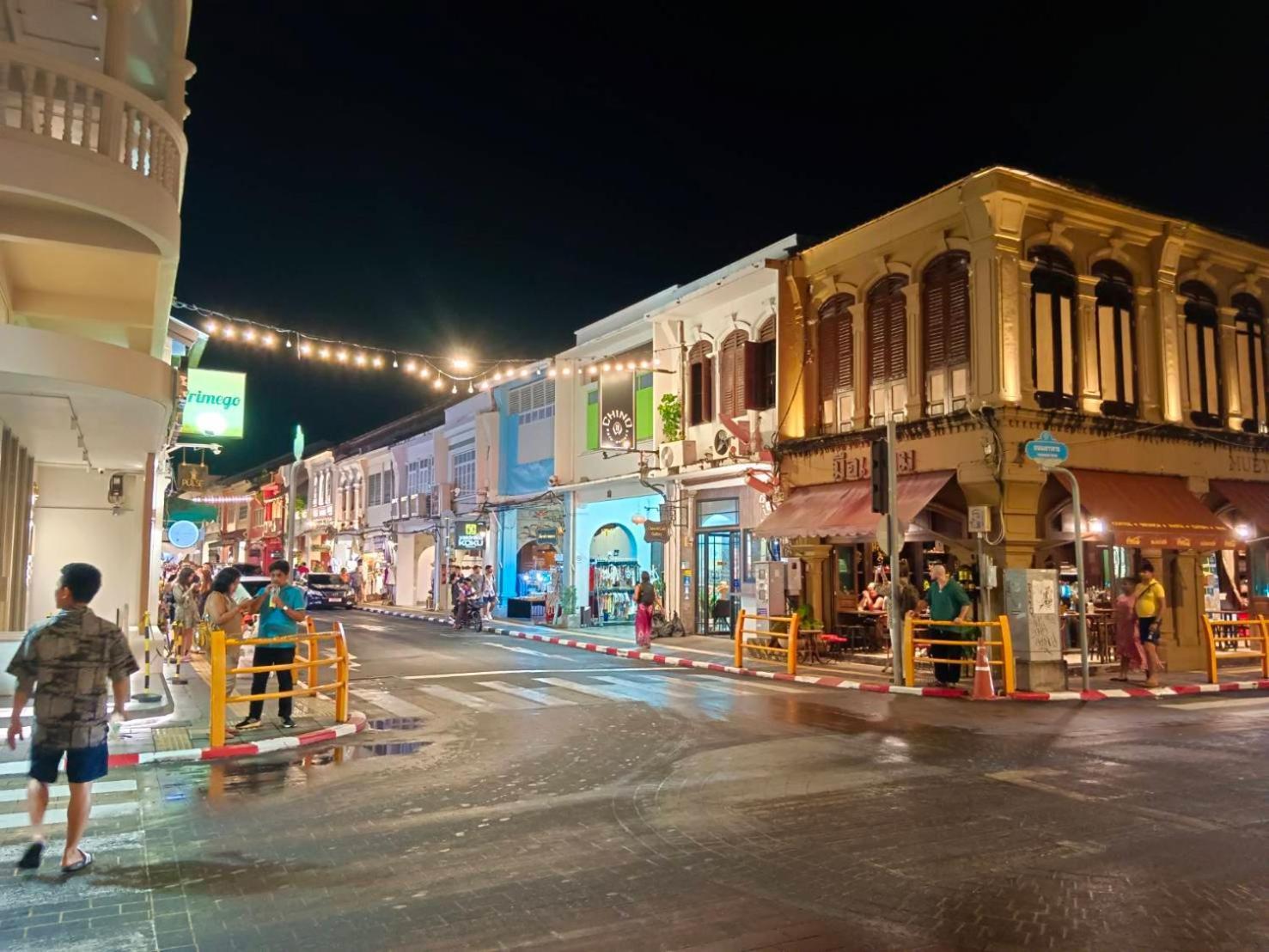 Chino Town At Yaowarat Phuket - Sha Plus Hostel *