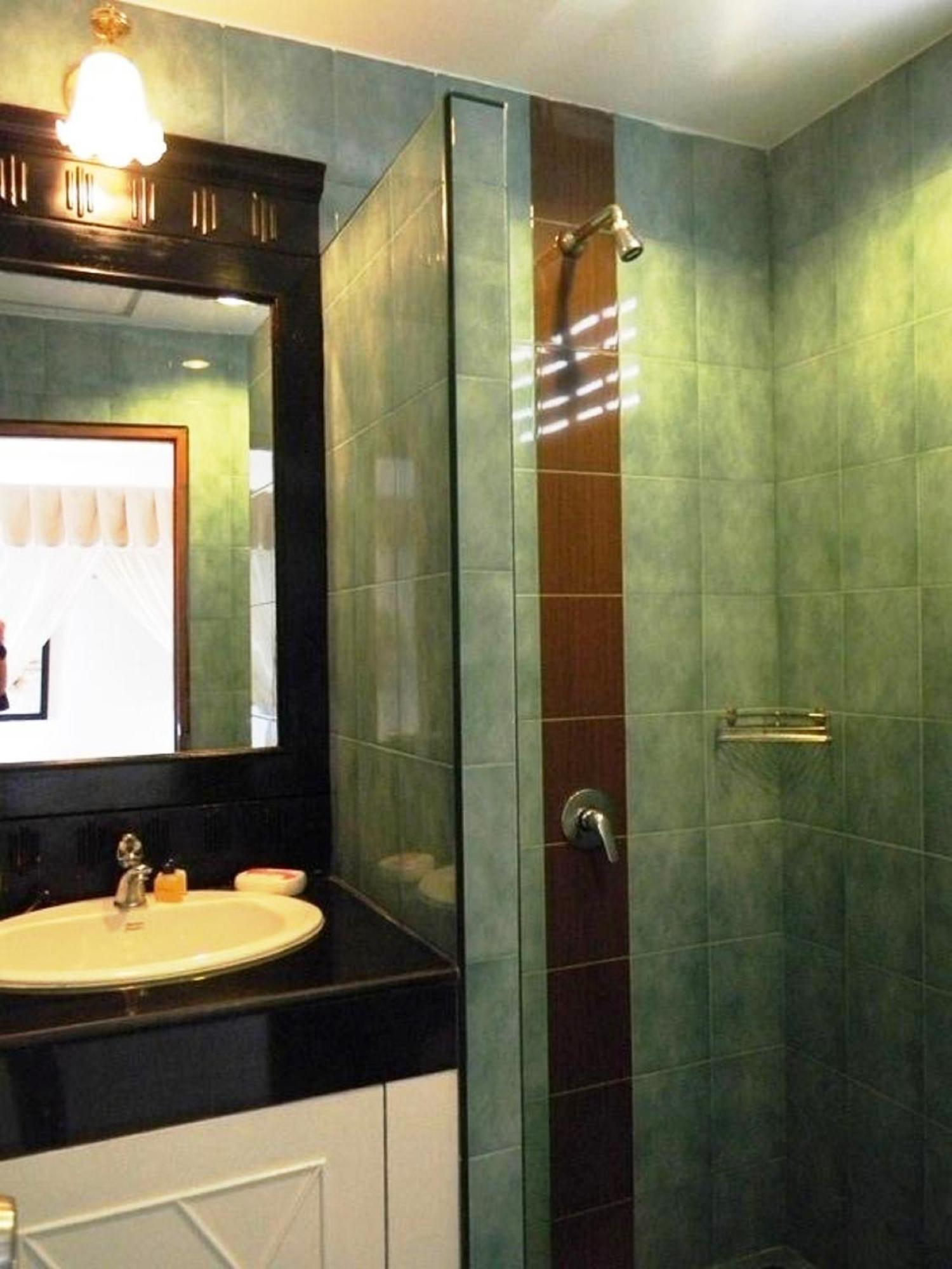 Hotel Orchid And Spa